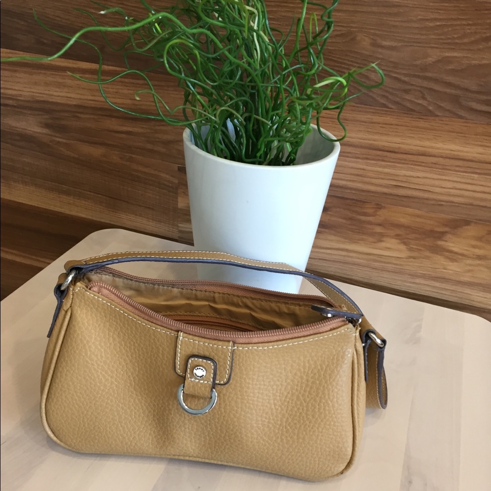 👜 Tommy Hilfiger Purse 👜
